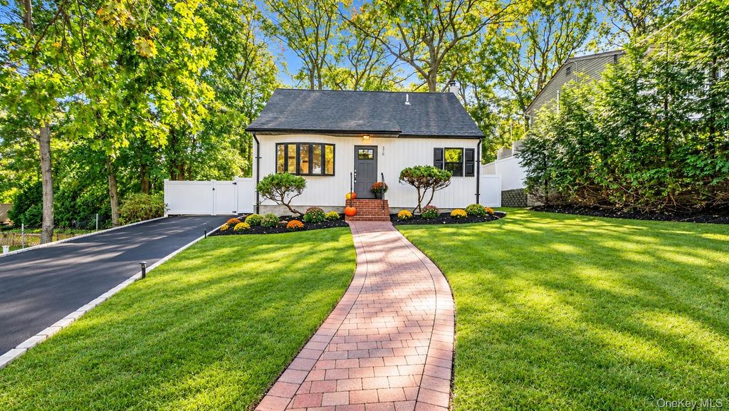 370 Boulder Street, Ronkonkoma, NY 11779 — exterior