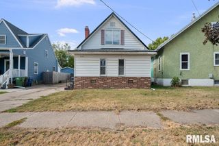 210 N 5TH Street, Clinton, IA 52732