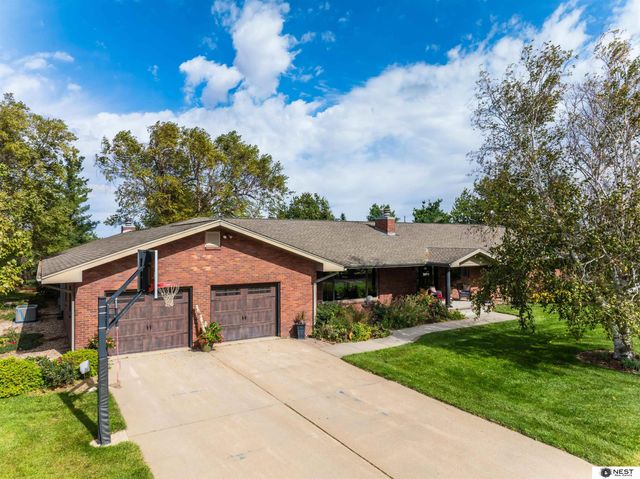 1419 Road N, York, NE 68467