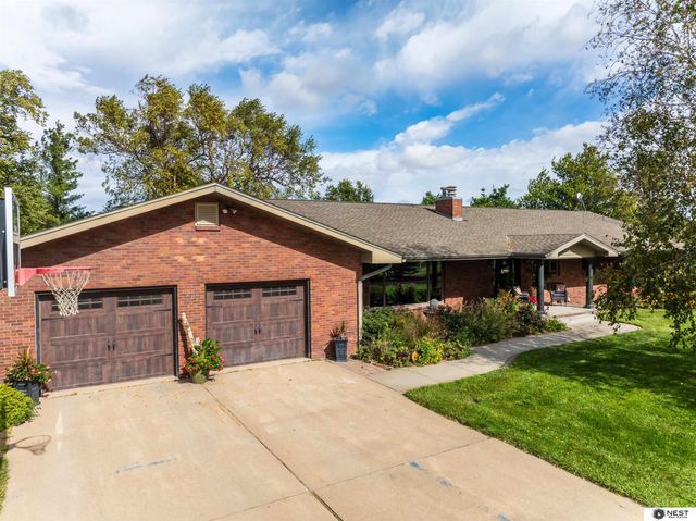 1419 Road N, York, NE 68467