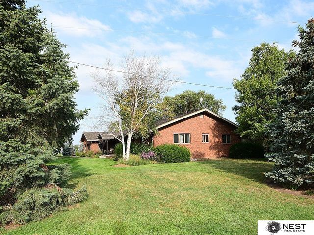 1419 Road N, York, NE 68467