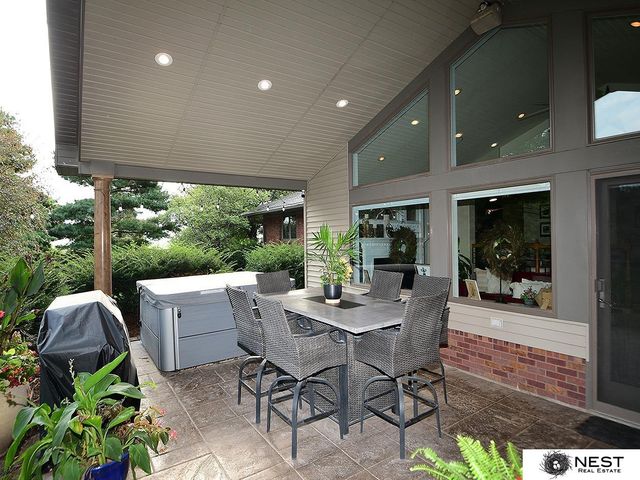 1419 Road N, York, NE 68467