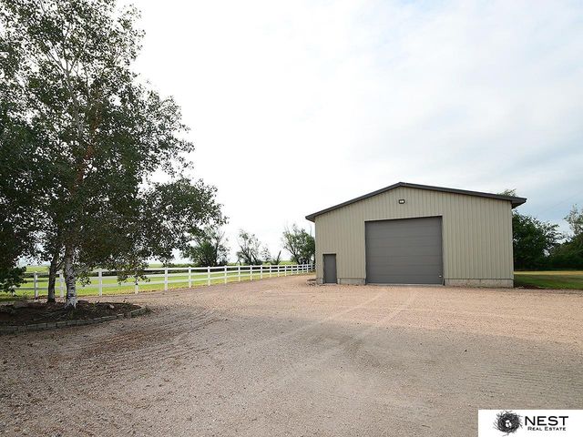 1419 Road N, York, NE 68467