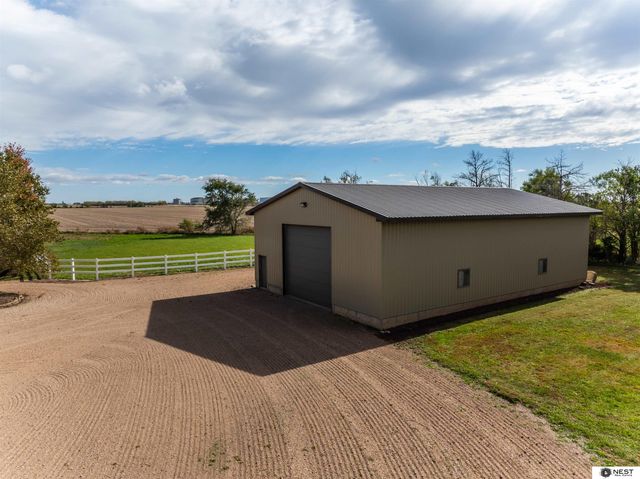1419 Road N, York, NE 68467