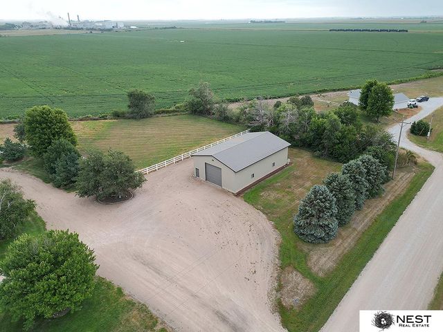 1419 Road N, York, NE 68467