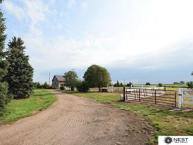 1419 Road N, York, NE 68467