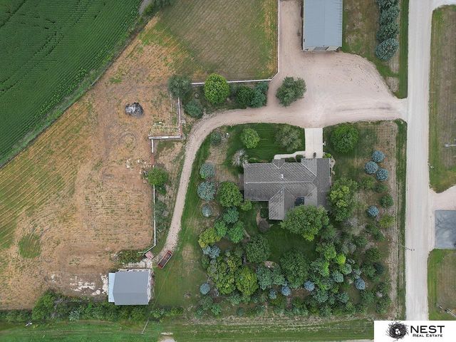 1419 Road N, York, NE 68467