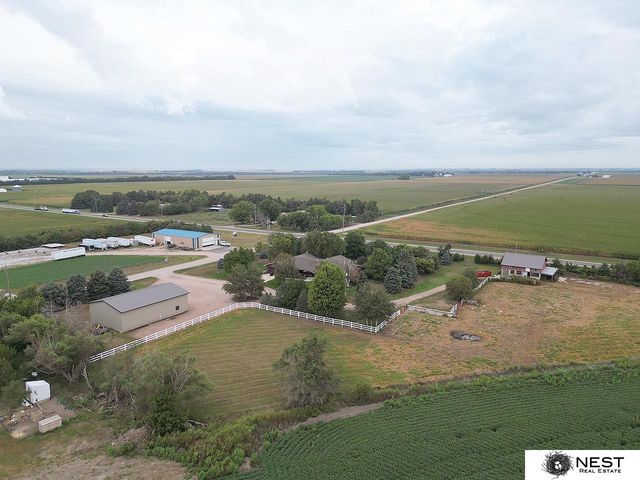 1419 Road N, York, NE 68467