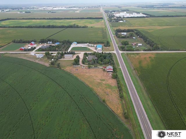 1419 Road N, York, NE 68467