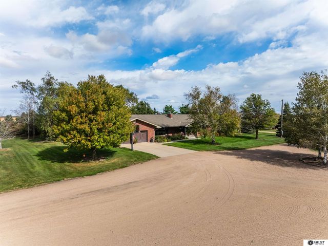 1419 Road N, York, NE 68467