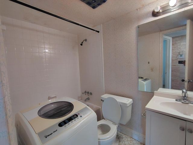 6050 NW 64th Avenue 102, Tamarac, FL 33319