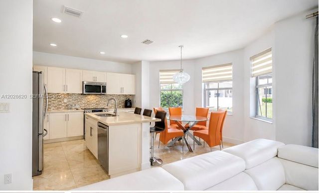 10555 NW 69th Terrace, Doral, FL 33178