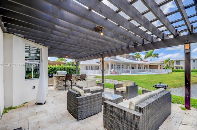 10555 NW 69th Terrace, Doral, FL 33178