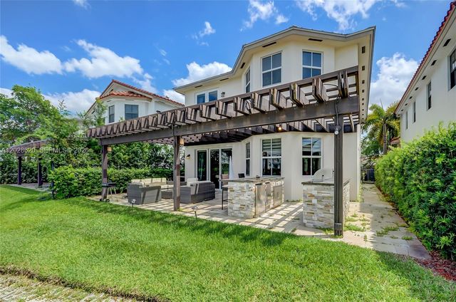 10555 NW 69th Terrace, Doral, FL 33178
