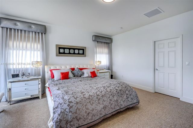 10555 NW 69th Terrace, Doral, FL 33178