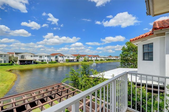 10555 NW 69th Terrace, Doral, FL 33178