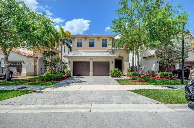 10555 NW 69th Terrace, Doral, FL 33178