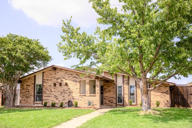2207 Marble Falls Drive, Carrollton, TX 75007