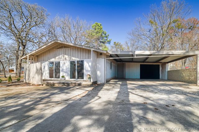 2232 Gershwin Drive, Durant, OK 74701