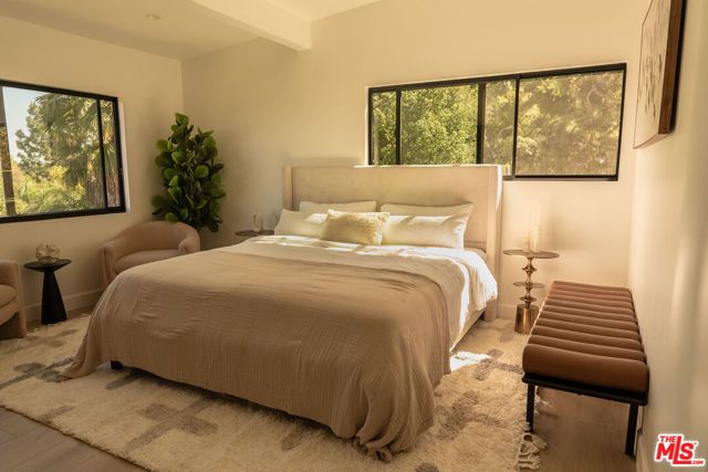 7802 Torreyson Drive, Los Angeles, CA 90046