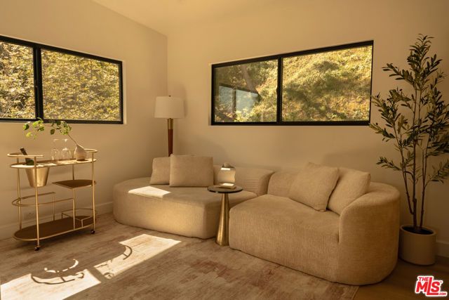7802 Torreyson Drive, Los Angeles, CA 90046