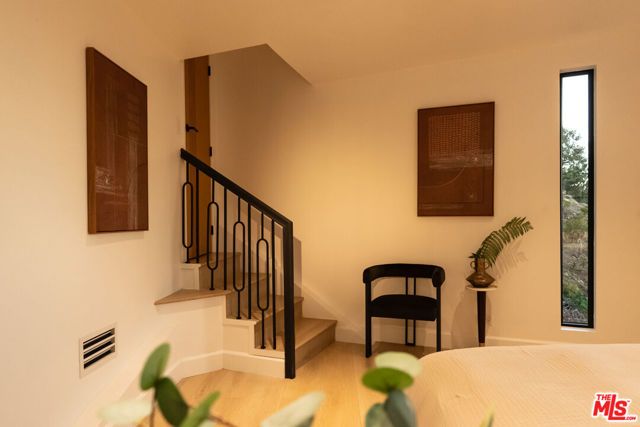 7802 Torreyson Drive, Los Angeles, CA 90046