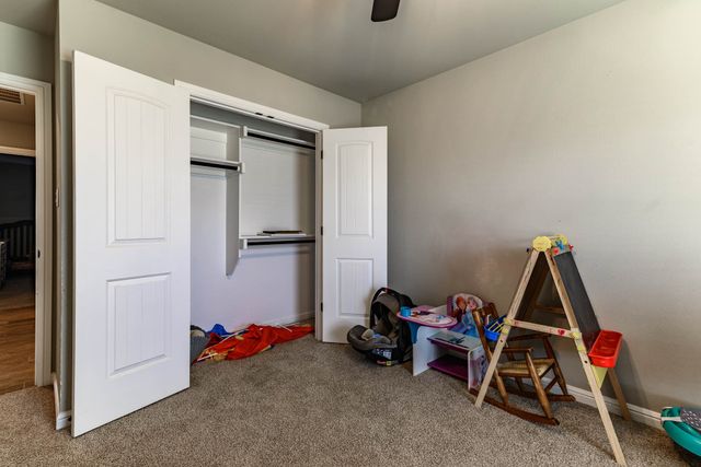 250 Poinsetta Drive, Palmer, TX 75152