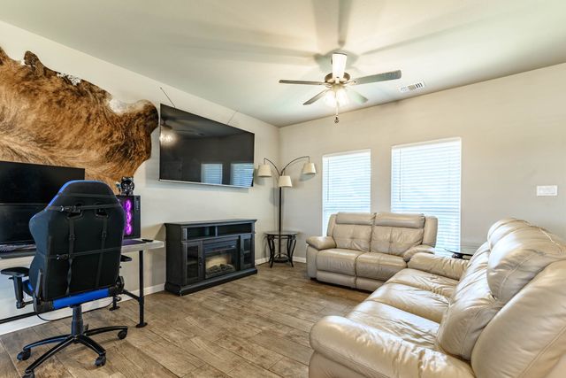 250 Poinsetta Drive, Palmer, TX 75152