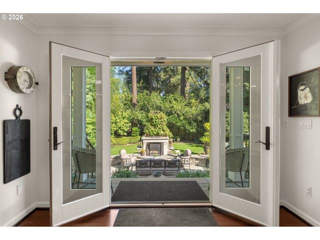 17084 CANAL Cir, Lake Oswego, OR 97035