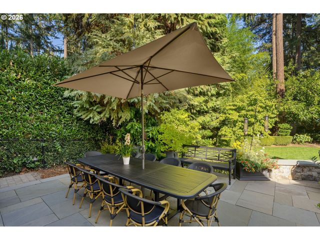 17084 CANAL Cir, Lake Oswego, OR 97035
