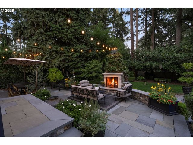 17084 CANAL Cir, Lake Oswego, OR 97035
