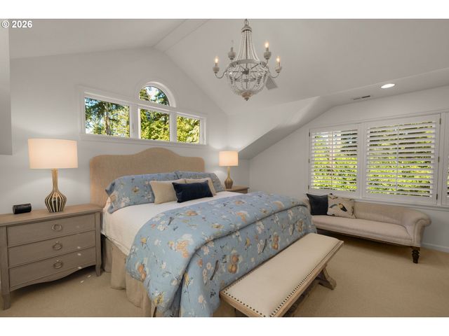 17084 CANAL Cir, Lake Oswego, OR 97035