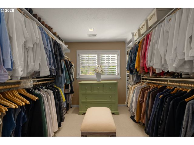 17084 CANAL Cir, Lake Oswego, OR 97035