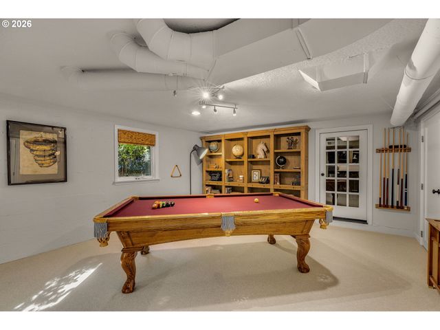 17084 CANAL Cir, Lake Oswego, OR 97035