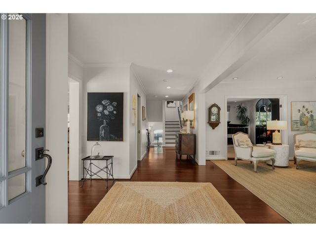 17084 CANAL Cir, Lake Oswego, OR 97035