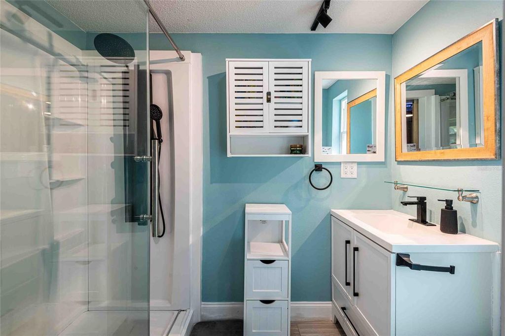 Image 15 of property listing at 4925 BONITO DRIVE, New Port Richey, FL 34652