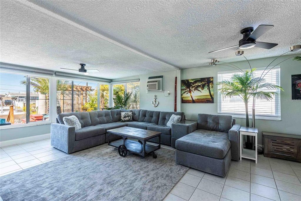 Image 21 of property listing at 4925 BONITO DRIVE, New Port Richey, FL 34652
