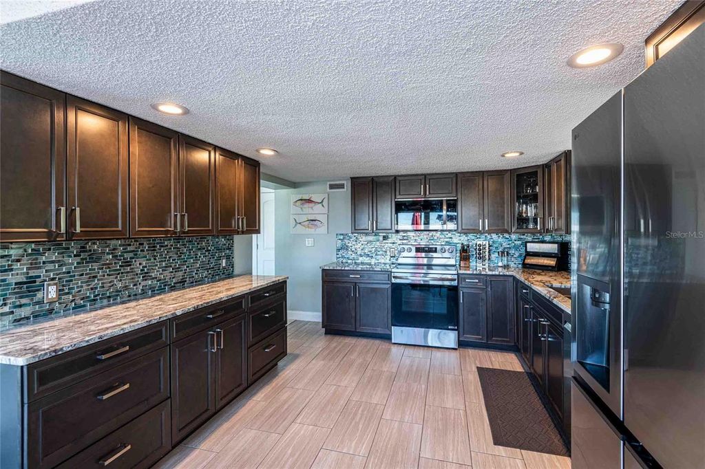 Image 23 of property listing at 4925 BONITO DRIVE, New Port Richey, FL 34652