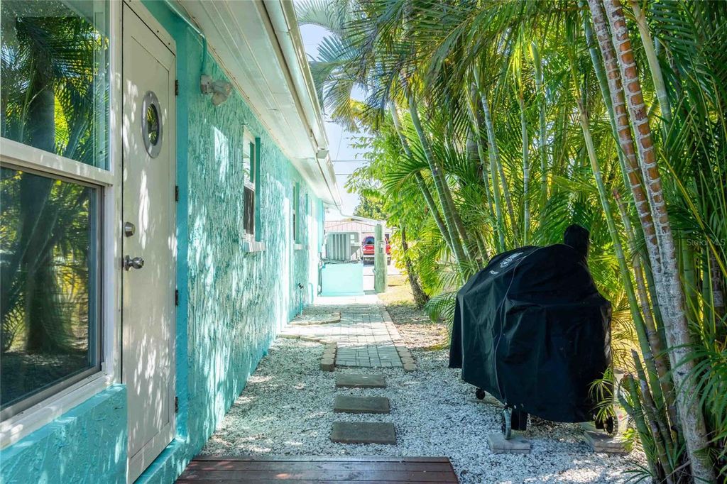 Image 44 of property listing at 4925 BONITO DRIVE, New Port Richey, FL 34652