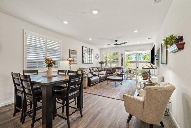1627 Carson River Loop, Lincoln, CA 95648