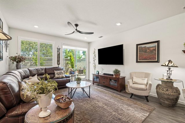 1627 Carson River Loop, Lincoln, CA 95648