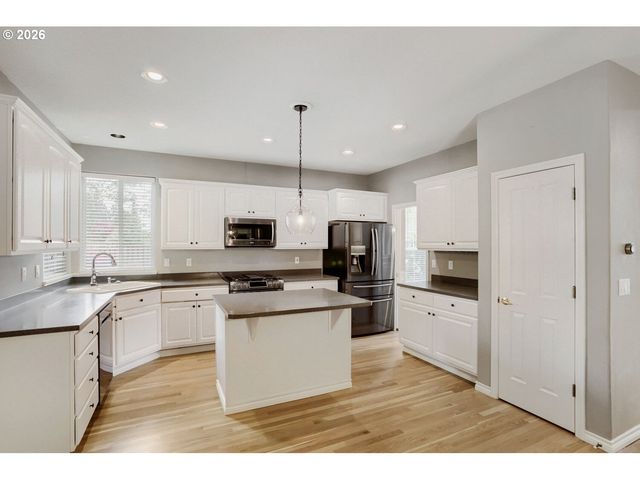 10544 Sw SUNNYSIDE Dr, Wilsonville, OR 97070