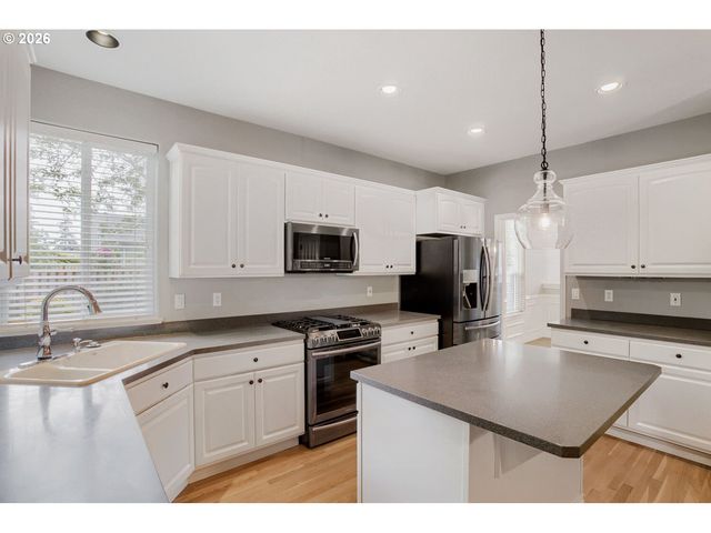 10544 Sw SUNNYSIDE Dr, Wilsonville, OR 97070