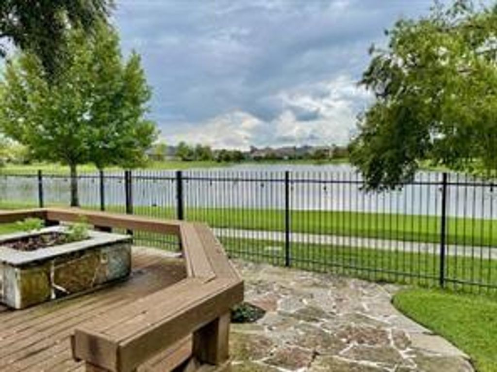 1528 Mesa Verde Drive, League City, TX 77573