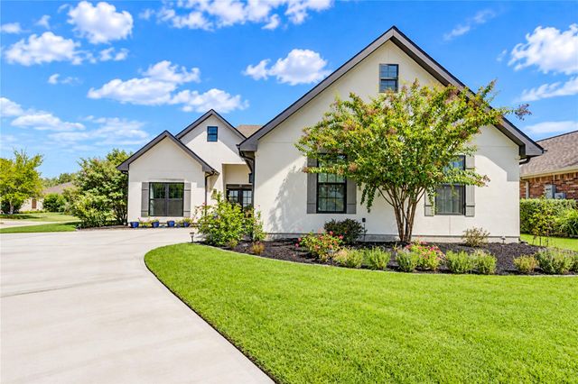101 Hillsborough Drive W, Montgomery, TX 77356
