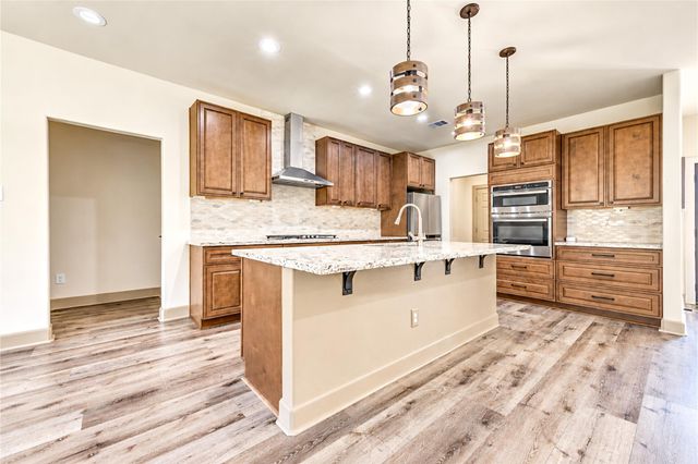 101 Hillsborough Drive W, Montgomery, TX 77356