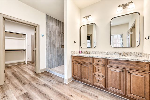 101 Hillsborough Drive W, Montgomery, TX 77356