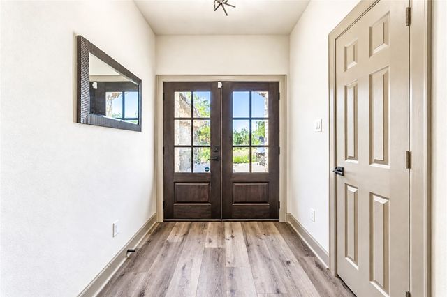 101 Hillsborough Drive W, Montgomery, TX 77356
