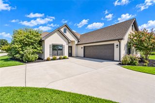 101 Hillsborough Drive W, Montgomery, TX 77356