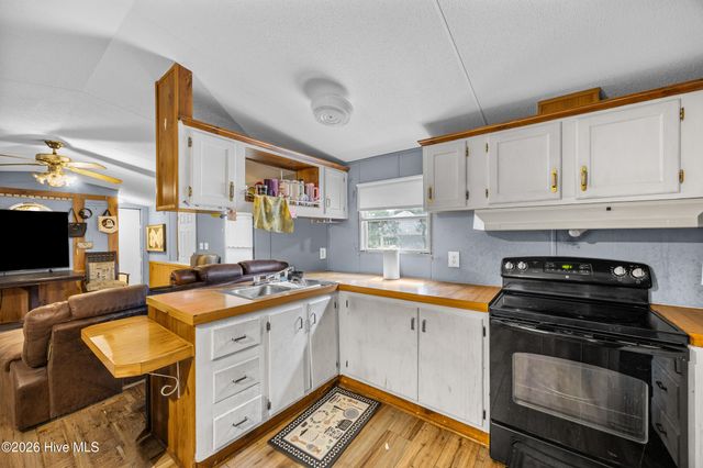 53 Elm Road, Southport, NC 28461
